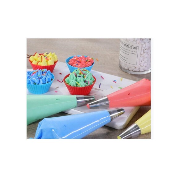 Cake Decorating Set - Picture 2 of 7